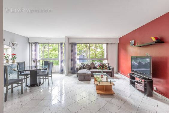 Appartement à COURBEVOIE