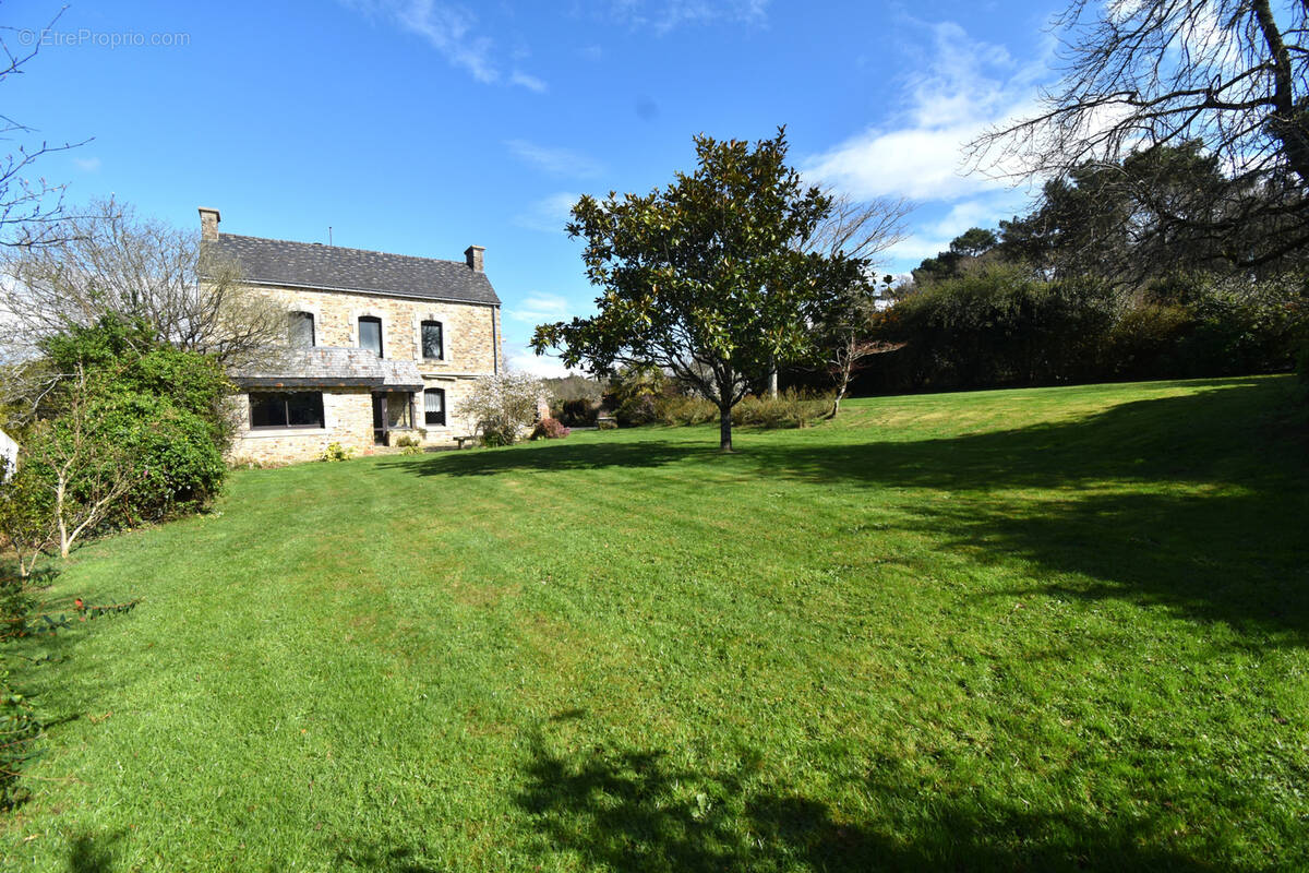 Maison à CLEGUER