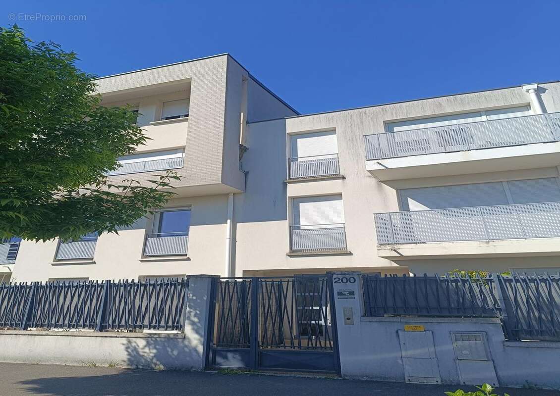 Appartement à FLEURY-MEROGIS