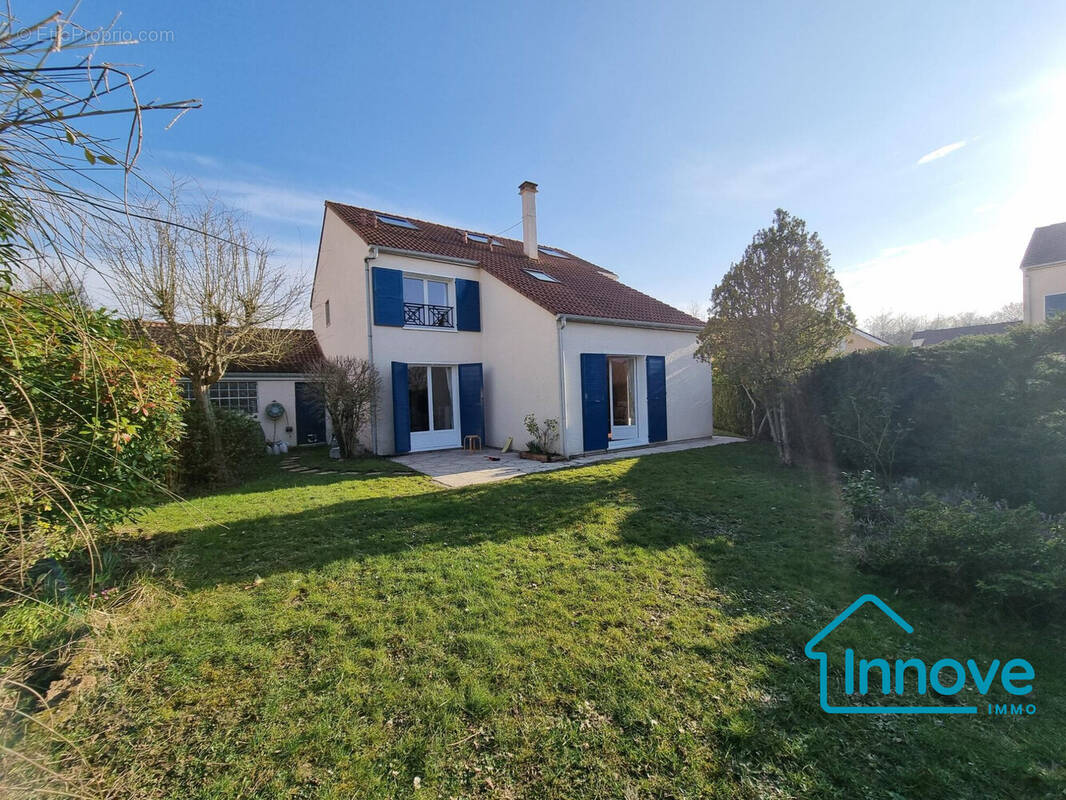 Maison à VOISINS-LE-BRETONNEUX