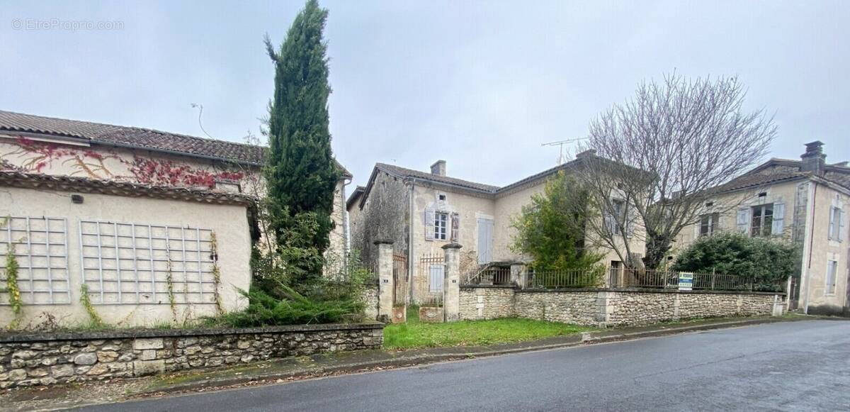 Maison à GURAT