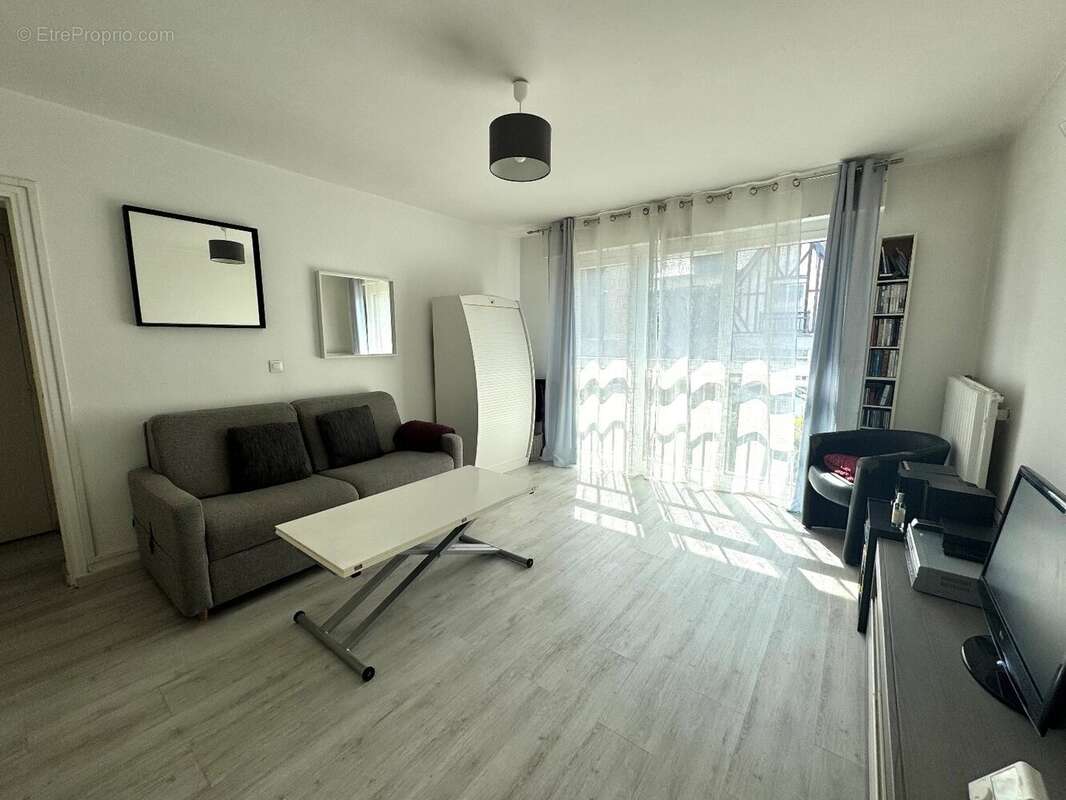 Appartement à OUISTREHAM
