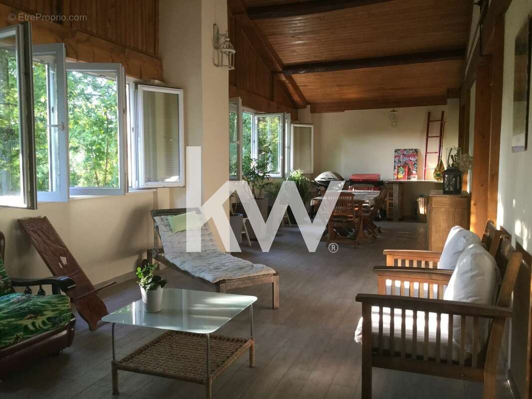 Appartement à SOUAL