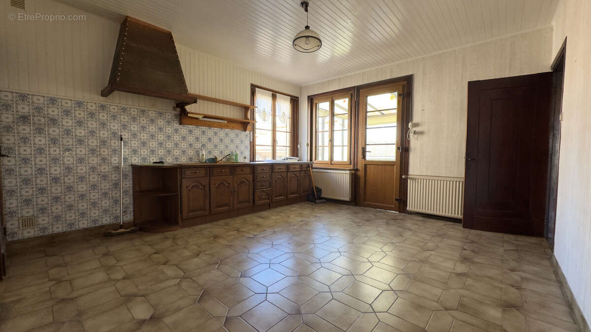 Maison à AIX-NOULETTE