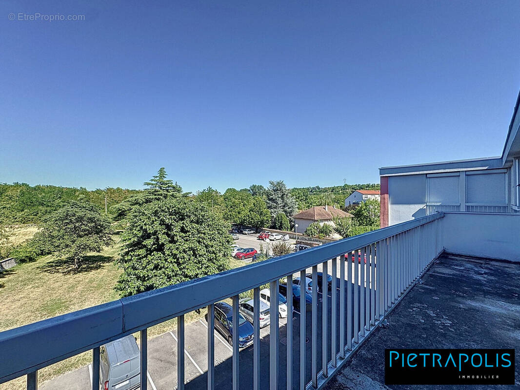 Appartement à SAINT-GENIS-LAVAL