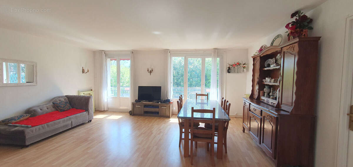 Appartement à L&#039;HAY-LES-ROSES