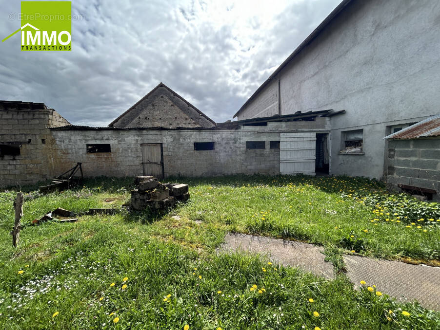 Appartement à BLYE