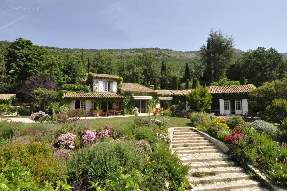 Maison à SAINT-VALLIER-DE-THIEY