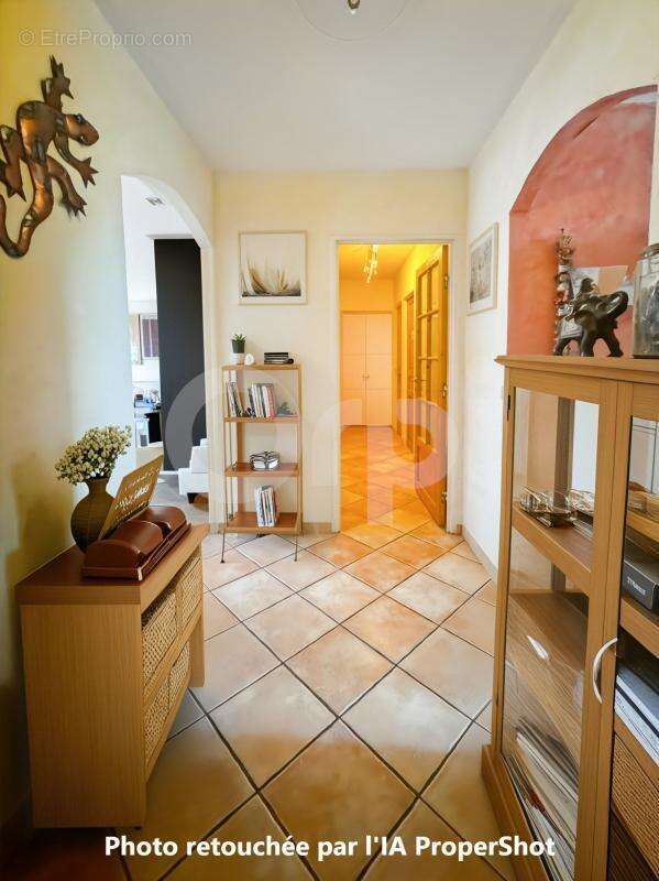 Appartement à LA CRAU