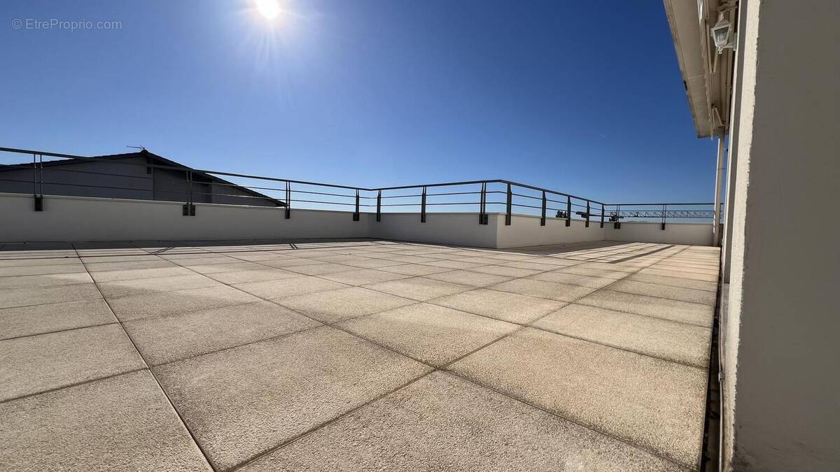 Photo 1 - Appartement à CHARBONNIERES-LES-BAINS