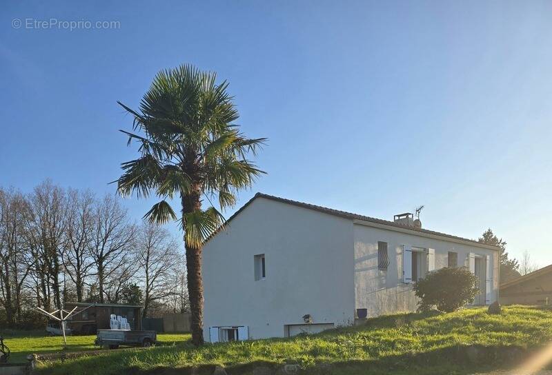 Maison à LANDERONDE