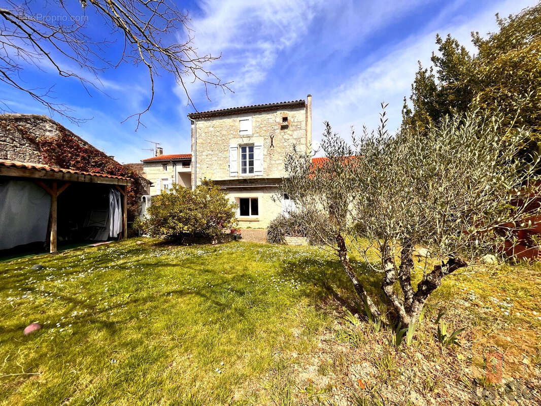 Maison à PUYMIROL