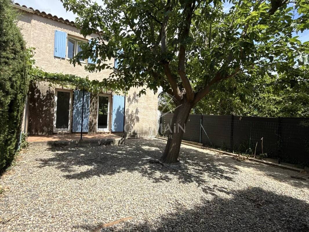 Maison à L&#039;ISLE-SUR-LA-SORGUE