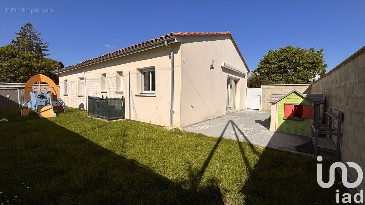 Photo 1 - Maison à SAINT-CAPRAIS-DE-BORDEAUX