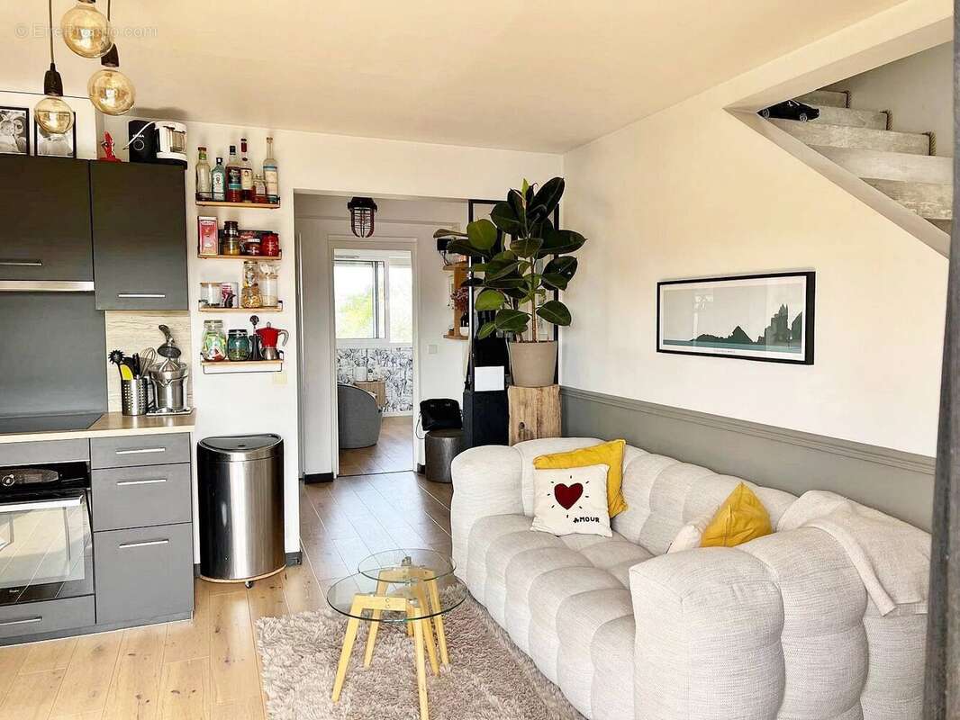 Appartement à SAINT-MAUR-DES-FOSSES