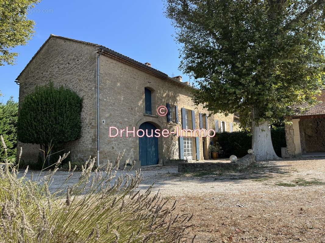 Maison à CAMARET-SUR-AIGUES