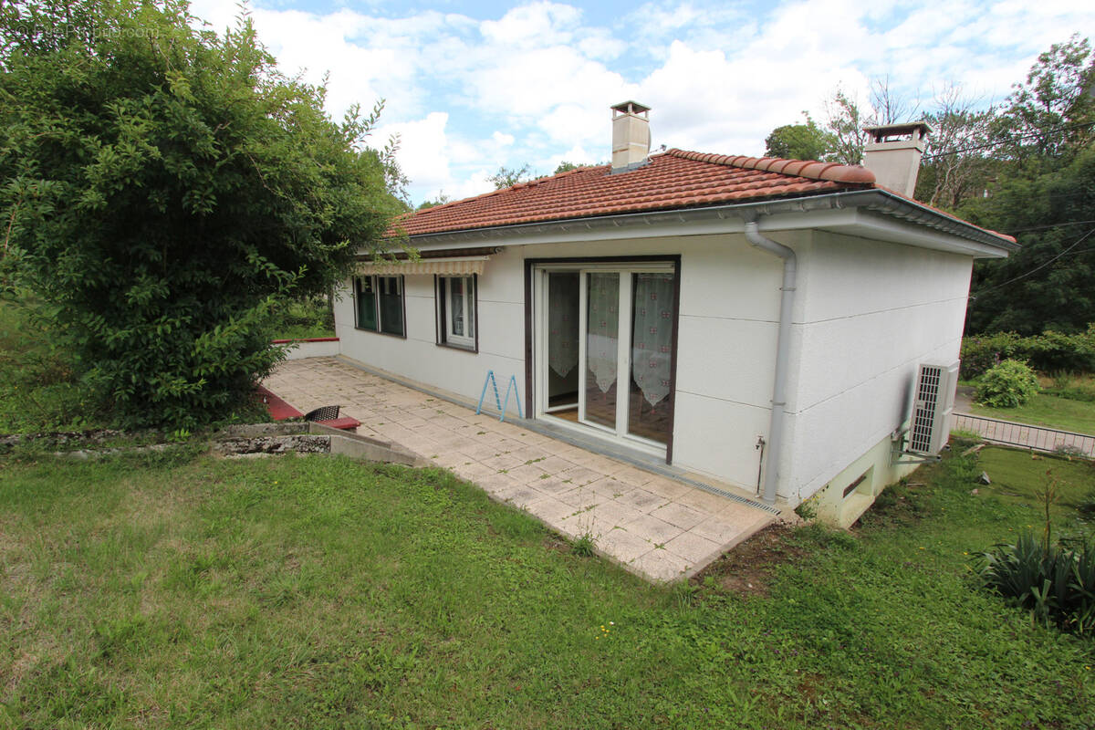 Maison à MOYEN