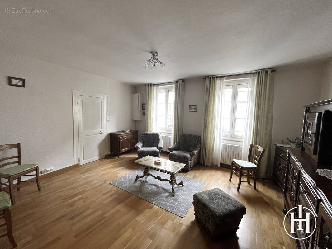 Maison à SAINT-AMAND-MONTROND
