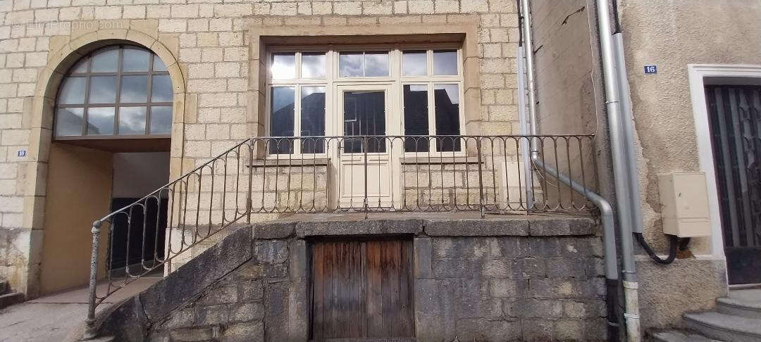 Appartement à MOUTHE