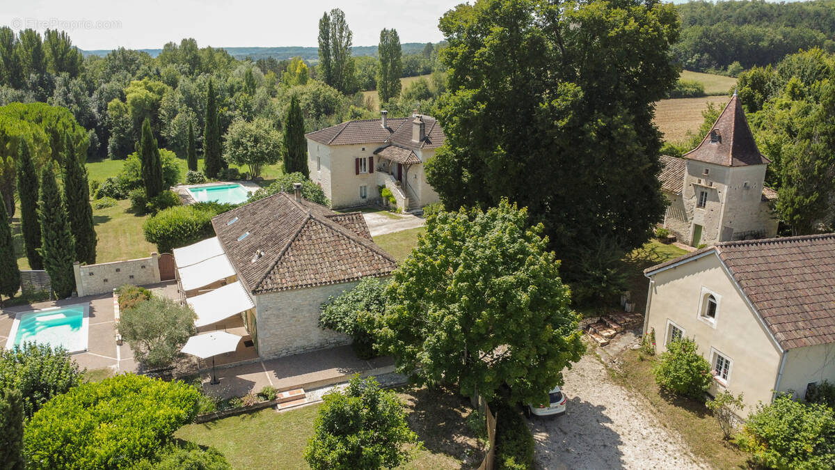 Maison à MONTCUQ