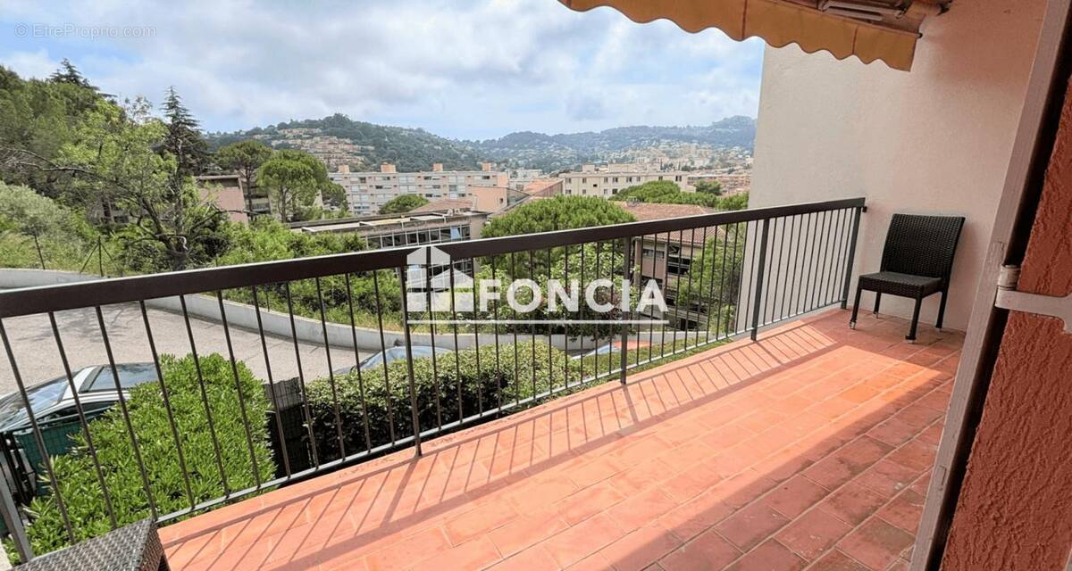 Appartement à VALLAURIS