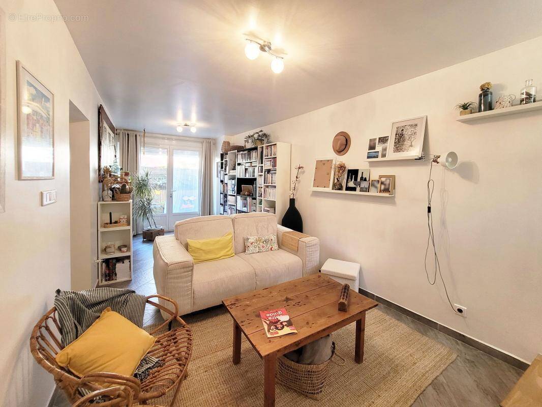 Maison à VINON-SUR-VERDON