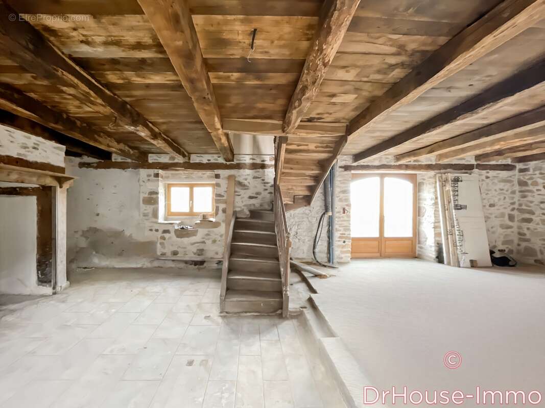 Maison à NEUVILLE
