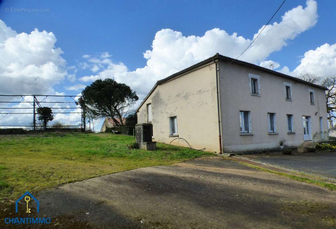 Maison à MOUILLERON-EN-PAREDS