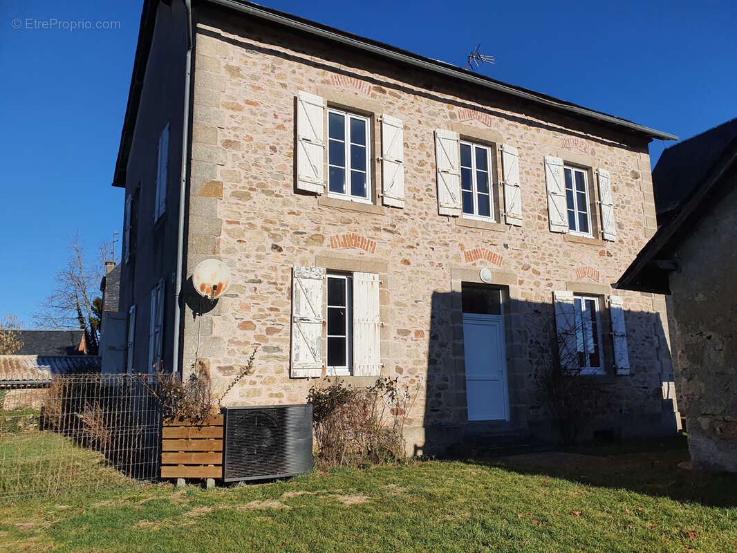 Maison à ALBUSSAC