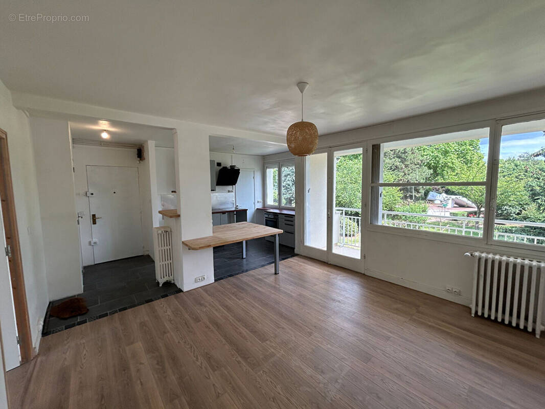 Appartement à L&#039;HAY-LES-ROSES