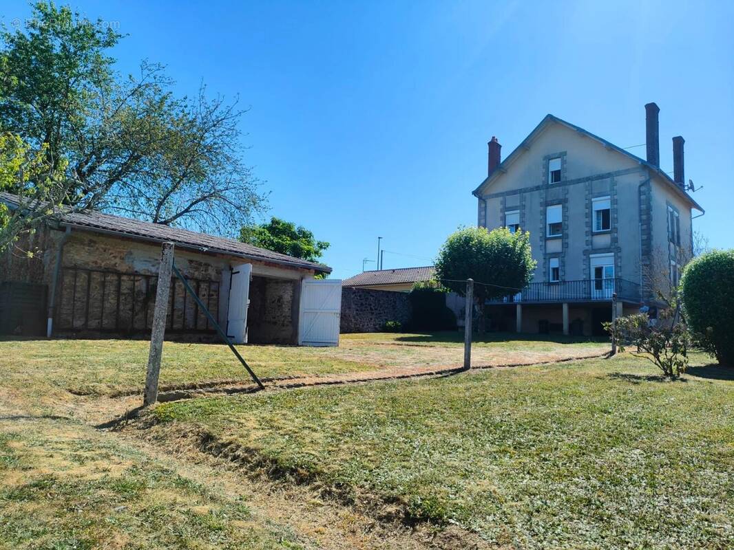 Maison à ORADOUR-SUR-VAYRES