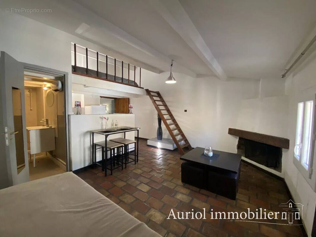 Appartement à AURIOL
