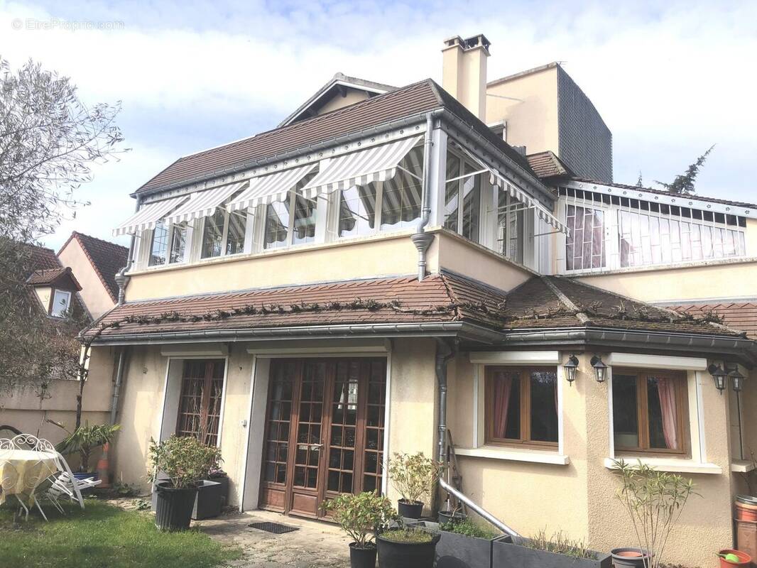 Maison à MAREIL-MARLY