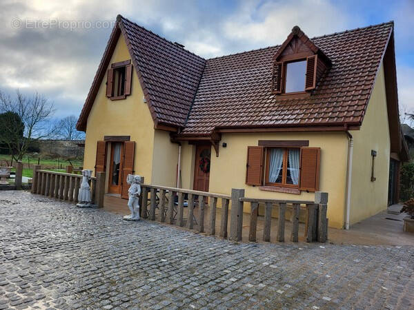 Maison à NEUFCHATEL-EN-BRAY