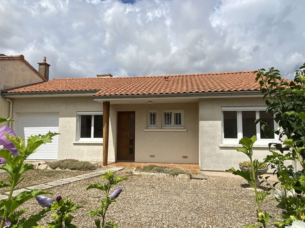 Maison à JAUNAY-CLAN