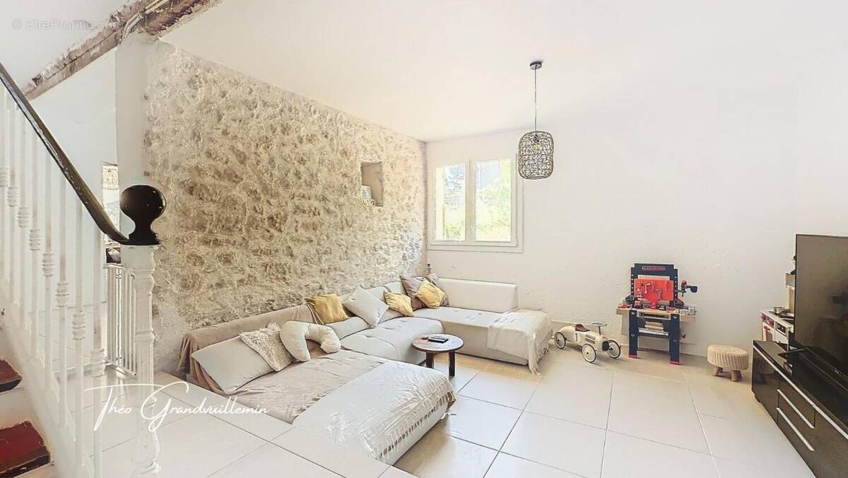 Photo 1 - Maison à PEYROLLES-EN-PROVENCE
