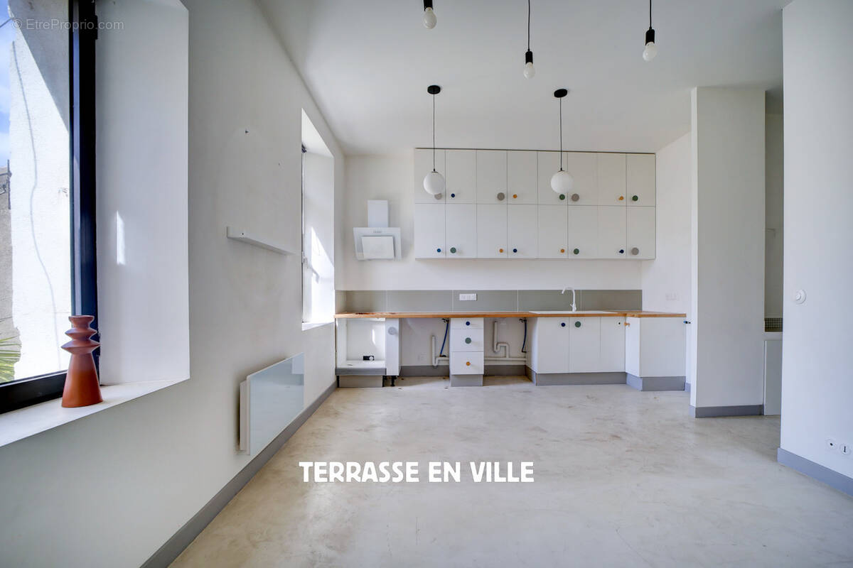 Appartement à ROQUEVAIRE