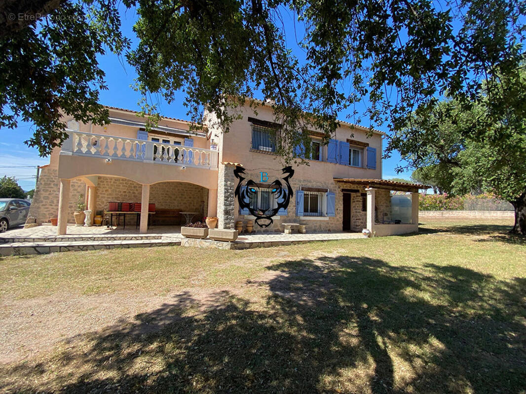 Maison à ROQUEBRUNE-SUR-ARGENS