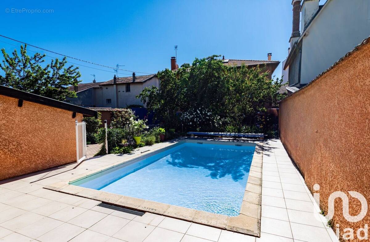 Photo 1 - Maison à MEYZIEU