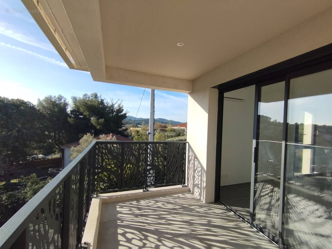 Appartement à SIX-FOURS-LES-PLAGES