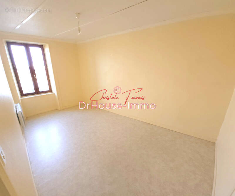 Appartement à LOUVIGNE-DU-DESERT