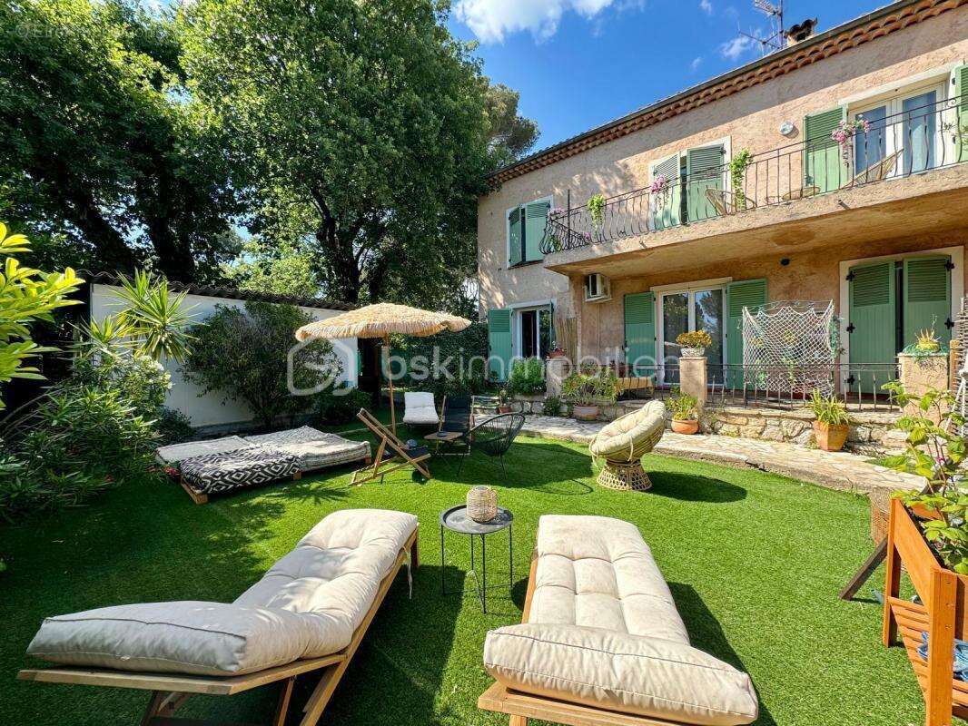 Maison à MOUGINS