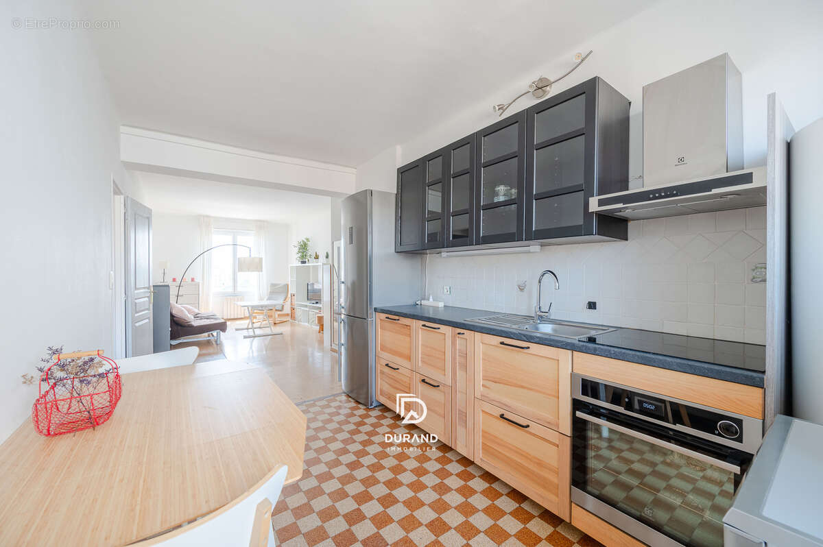 Appartement à MARSEILLE-5E