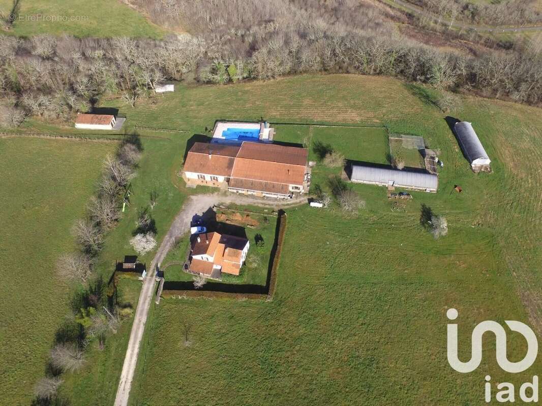 Photo 2 - Maison à MONTCABRIER