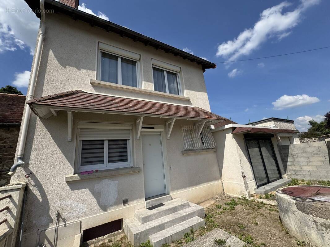 Maison à MONTMARAULT
