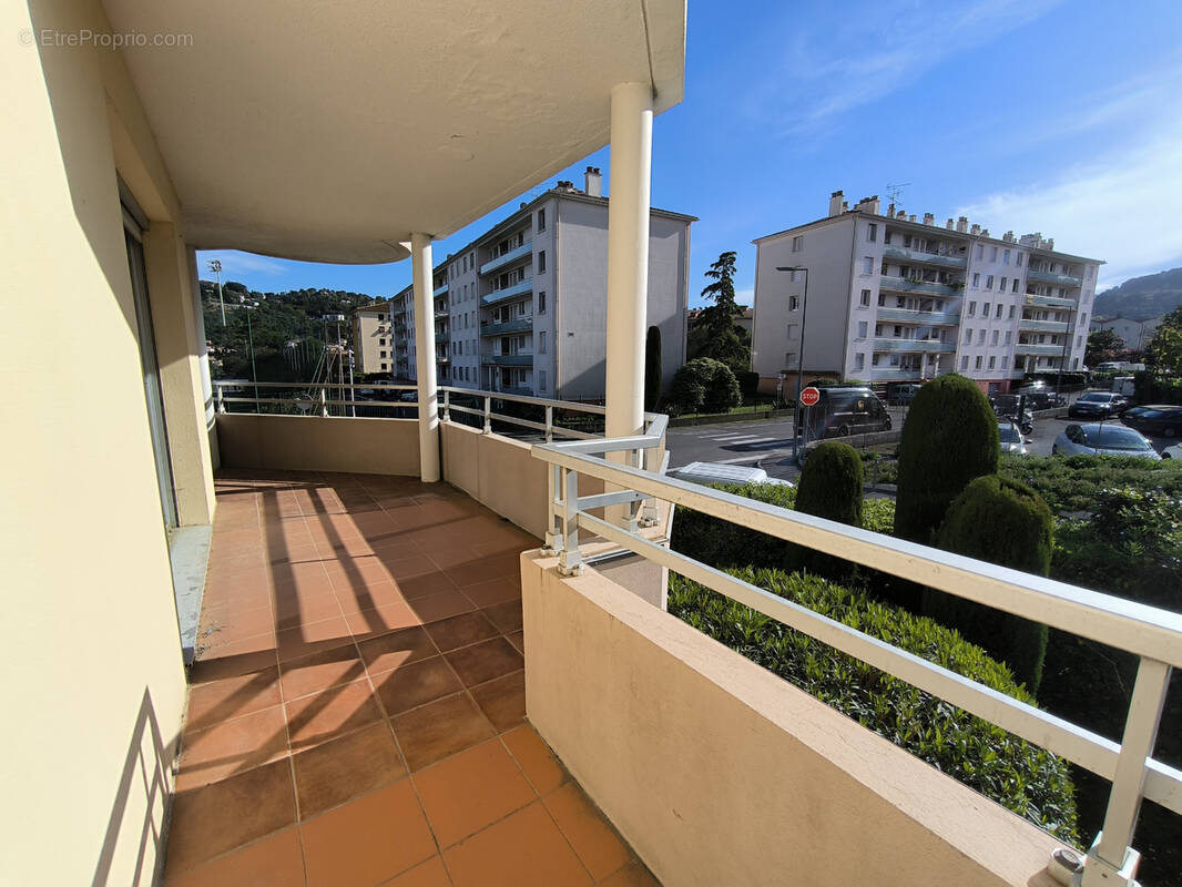 Appartement à VALLAURIS