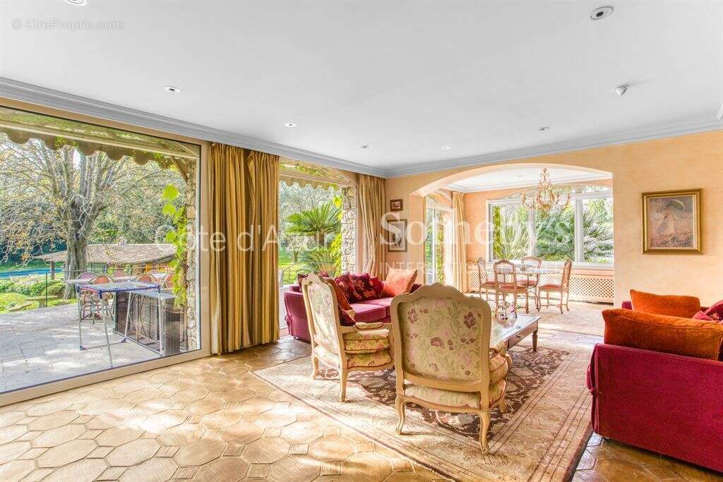 Maison à MOUGINS
