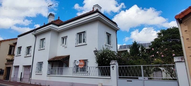 Maison à NANTERRE