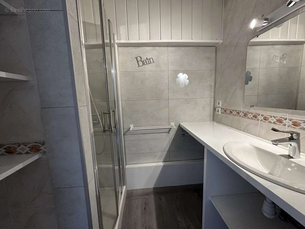 Appartement à LE MESNIL-SAINT-DENIS