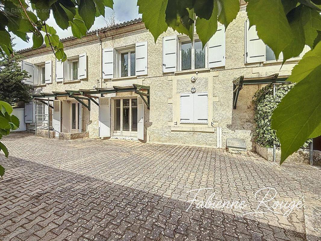 Maison à LA CRAU